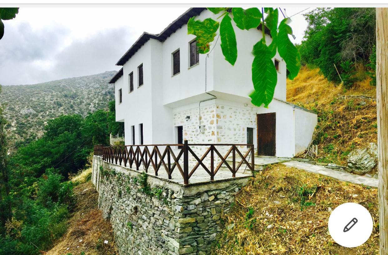 Traditional House Makrinítsa Екстериор снимка
